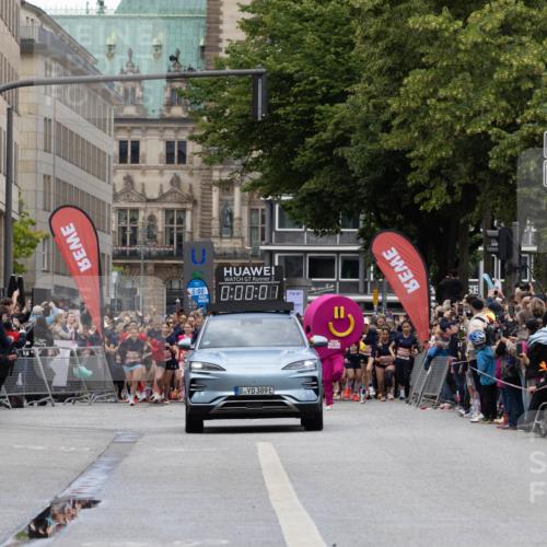 14.06.2026 - REWE Women's Run Michael Strokosch http://msf.ph/oto/9780686 14.06.2026 10:30:33 Laufen 5, 00, 2, 0, 00, 08, 389 meine-sportfotos.de