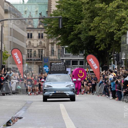 14.06.2026 - REWE Women's Run Michael Strokosch http://msf.ph/oto/9780688 14.06.2026 10:30:34 Laufen 5, 00, 2, 0, 00, 08, 389 meine-sportfotos.de