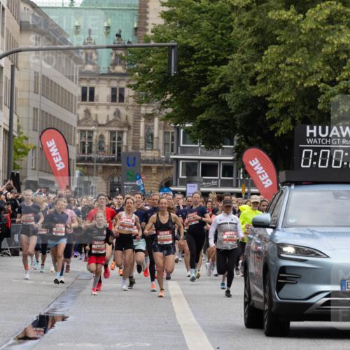 14.06.2026 - REWE Women's Run Michael Strokosch http://msf.ph/oto/9780698 14.06.2026 10:30:40 Laufen 2, 0, 00, 08, 389 meine-sportfotos.de