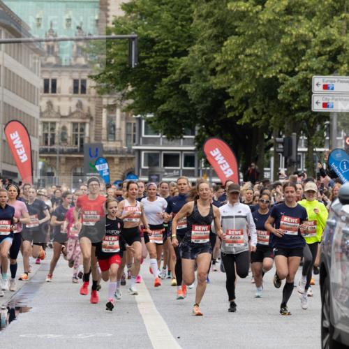 14.06.2026 - REWE Women's Run Michael Strokosch http://msf.ph/oto/9780702 14.06.2026 10:30:42 Laufen 5, 10, 7 meine-sportfotos.de