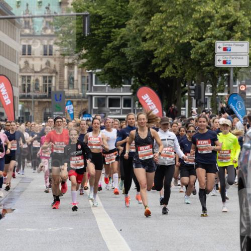 14.06.2026 - REWE Women's Run Michael Strokosch http://msf.ph/oto/9780704 14.06.2026 10:30:42 Laufen 5, 00 meine-sportfotos.de
