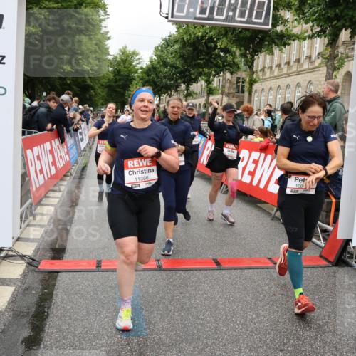 14.06.2026 - REWE Women's Run Strokosch-Dieckow http://msf.ph/oto/9780712 14.06.2026 09:58:36 Ziel 10033, 10034, 10092, 10133, 10134, 10341, 10344, 10492, 10590, 10636, 10659, 10661, 10811, 10895, 10934, 10937, 11046, 11155, 11307, 11309, 11332, 11343, 11386, 11477, 11533 meine-sportfotos.de