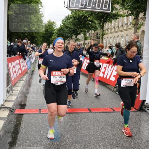 14.06.2026 - REWE Women's Run Strokosch-Dieckow http://msf.ph/oto/9780723 14.06.2026 09:58:36 Ziel 10033, 10034, 10092, 10133, 10134, 10341, 10344, 10492, 10590, 10636, 10659, 10661, 10811, 10895, 10934, 10937, 11046, 11155, 11307, 11309, 11332, 11343, 11386, 11477, 11533 meine-sportfotos.de