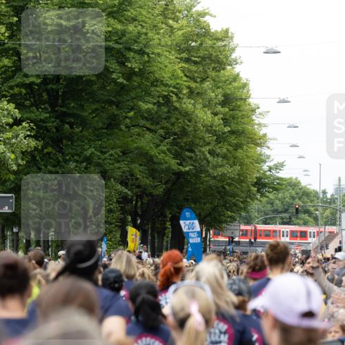 14.06.2026 - REWE Women's Run Michael Strokosch http://msf.ph/oto/9780792 14.06.2026 10:32:06 Laufen 7, 00, 85, 10 meine-sportfotos.de
