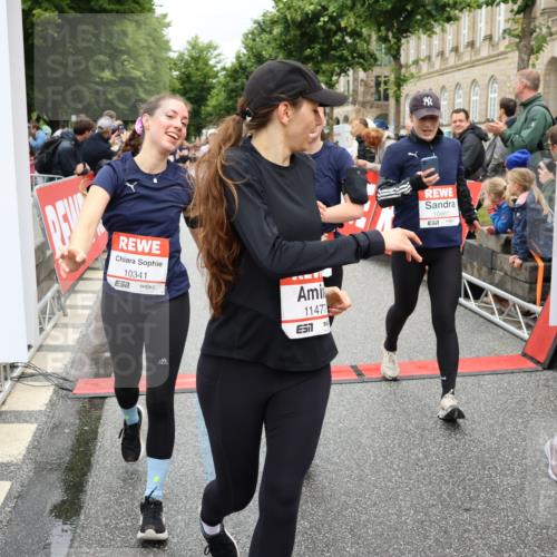 14.06.2026 - REWE Women's Run Strokosch-Dieckow http://msf.ph/oto/9780836 14.06.2026 09:58:37 Ziel 10033, 10034, 10092, 10133, 10134, 10341, 10344, 10492, 10590, 10659, 10661, 10811, 10895, 10934, 10937, 11046, 11155, 11307, 11309, 11332, 11343, 11386, 11477, 11533 meine-sportfotos.de