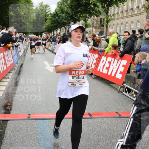 14.06.2026 - REWE Women's Run Strokosch-Dieckow http://msf.ph/oto/9780854 14.06.2026 09:58:40 Ziel 10033, 10034, 10092, 10341, 10344, 10590, 10659, 10661, 10811, 10934, 10937, 11155, 11332, 11343, 11386, 11411, 11477, 11533 meine-sportfotos.de