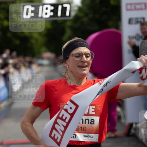 14.06.2026 - REWE Women's Run Michael Strokosch http://msf.ph/oto/9780938 14.06.2026 10:48:49 Laufen 0, 18, 17, 850, 910 meine-sportfotos.de