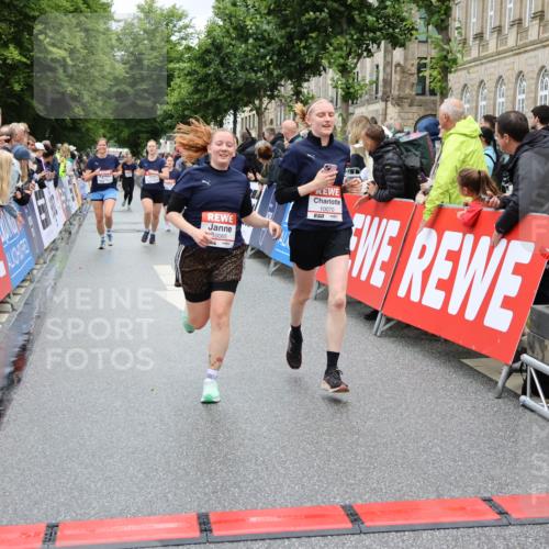 14.06.2026 - REWE Women's Run Strokosch-Dieckow http://msf.ph/oto/9780960 14.06.2026 09:58:50 Ziel 10054, 10056, 10065, 10070, 10292, 10410, 10427, 10680, 10784, 11411 meine-sportfotos.de