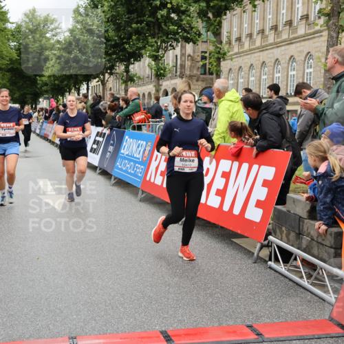 14.06.2026 - REWE Women's Run Strokosch-Dieckow http://msf.ph/oto/9781027 14.06.2026 09:58:52 Ziel 10054, 10056, 10065, 10070, 10292, 10410, 10427, 10680, 10784, 11411, 11427 meine-sportfotos.de