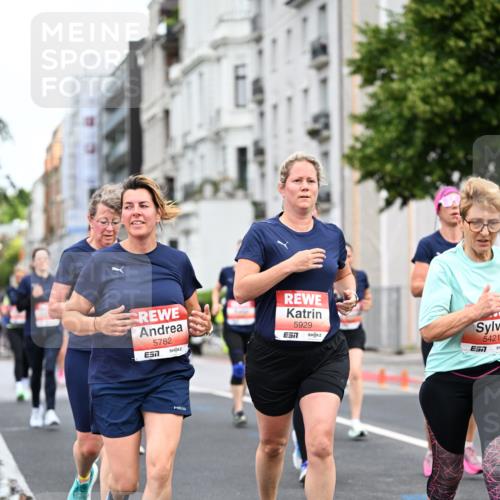14.06.2026 - REWE Women's Run Dr. Thomas Lammeyer http://msf.ph/oto/9781051 14.06.2026 10:49:49 Laufen 5782, 7, 5929, 5421, 7 meine-sportfotos.de