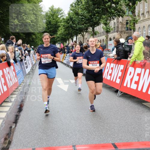 14.06.2026 - REWE Women's Run Strokosch-Dieckow http://msf.ph/oto/9781058 14.06.2026 09:58:54 Ziel 10065, 10070, 10292, 10410, 10427, 10680, 10784, 11427 meine-sportfotos.de