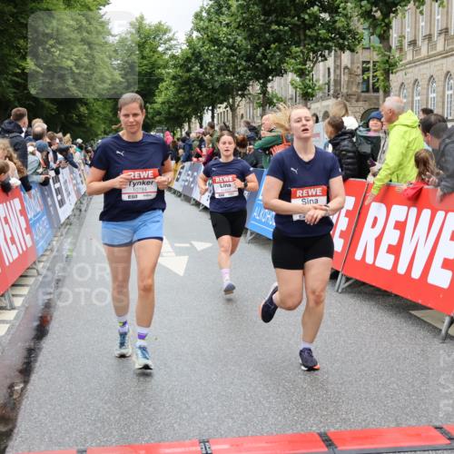 14.06.2026 - REWE Women's Run Strokosch-Dieckow http://msf.ph/oto/9781114 14.06.2026 09:58:54 Ziel 10065, 10070, 10292, 10410, 10427, 10680, 10784, 11427 meine-sportfotos.de