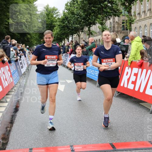 14.06.2026 - REWE Women's Run Strokosch-Dieckow http://msf.ph/oto/9781137 14.06.2026 09:58:54 Ziel 10065, 10070, 10292, 10410, 10427, 10680, 10784, 11427 meine-sportfotos.de