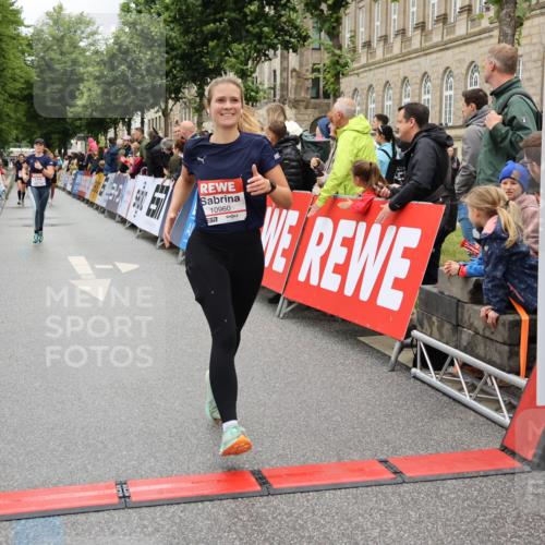 14.06.2026 - REWE Women's Run Strokosch-Dieckow http://msf.ph/oto/9781161 14.06.2026 09:58:59 Ziel 10065, 10070, 10292, 10410, 10784, 10879, 10960, 11427 meine-sportfotos.de