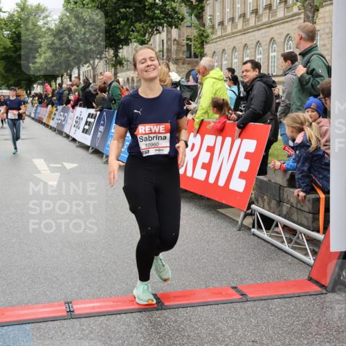 14.06.2026 - REWE Women's Run Strokosch-Dieckow http://msf.ph/oto/9781199 14.06.2026 09:58:59 Ziel 10065, 10070, 10292, 10410, 10784, 10879, 10960, 11427 meine-sportfotos.de