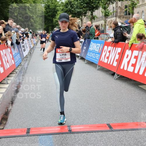 14.06.2026 - REWE Women's Run Strokosch-Dieckow http://msf.ph/oto/9781221 14.06.2026 09:59:03 Ziel 10172, 10879, 10960, 11427 meine-sportfotos.de