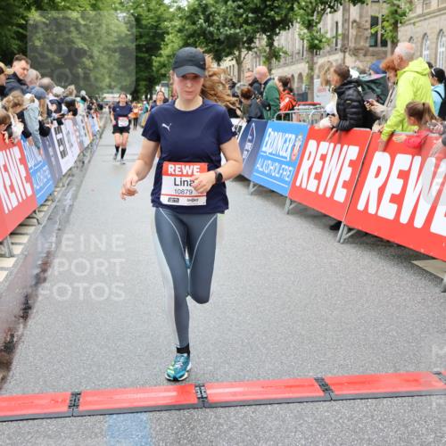 14.06.2026 - REWE Women's Run Strokosch-Dieckow http://msf.ph/oto/9781232 14.06.2026 09:59:03 Ziel 10172, 10879, 10960, 11427 meine-sportfotos.de