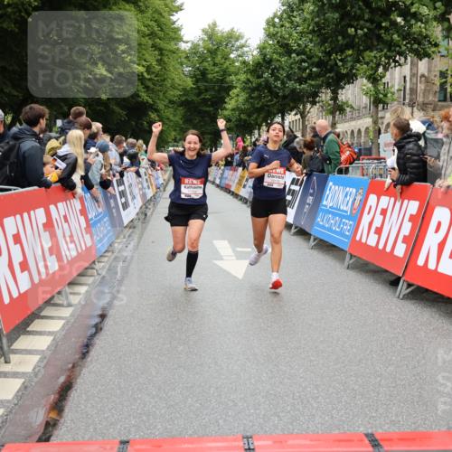 14.06.2026 - REWE Women's Run Strokosch-Dieckow http://msf.ph/oto/9781266 14.06.2026 09:59:06 Ziel 10172, 10879, 10960, 11341 meine-sportfotos.de