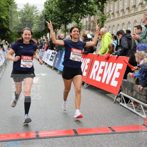 14.06.2026 - REWE Women's Run Strokosch-Dieckow http://msf.ph/oto/9781388 14.06.2026 09:59:08 Ziel 10172, 10879, 11341, 11382 meine-sportfotos.de