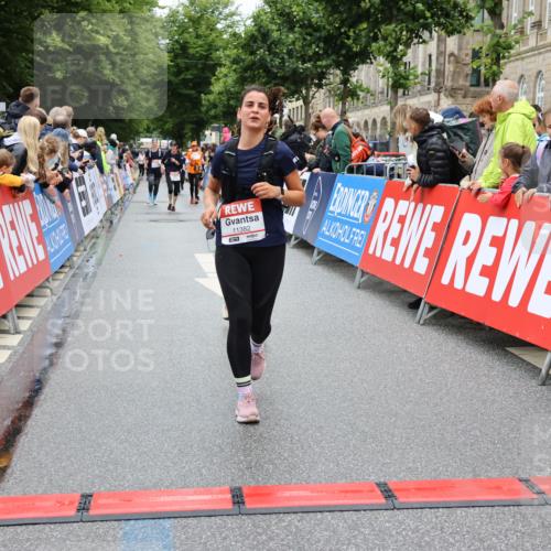 14.06.2026 - REWE Women's Run Strokosch-Dieckow http://msf.ph/oto/9781422 14.06.2026 09:59:12 Ziel 10172, 10979, 11341, 11382 meine-sportfotos.de