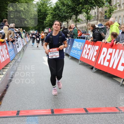 14.06.2026 - REWE Women's Run Strokosch-Dieckow http://msf.ph/oto/9781433 14.06.2026 09:59:12 Ziel 10172, 10979, 11341, 11382 meine-sportfotos.de