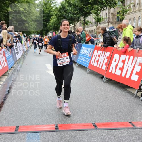 14.06.2026 - REWE Women's Run Strokosch-Dieckow http://msf.ph/oto/9781457 14.06.2026 09:59:12 Ziel 10172, 10979, 11341, 11382 meine-sportfotos.de