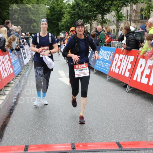 14.06.2026 - REWE Women's Run Strokosch-Dieckow http://msf.ph/oto/9781555 14.06.2026 09:59:19 Ziel 10153, 10940, 10979, 11198, 11199, 11382 meine-sportfotos.de
