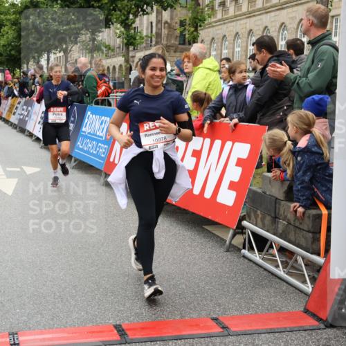 14.06.2026 - REWE Women's Run Strokosch-Dieckow http://msf.ph/oto/9781629 14.06.2026 09:59:24 Ziel 10153, 10160, 10339, 10940, 10978, 11198, 11199 meine-sportfotos.de