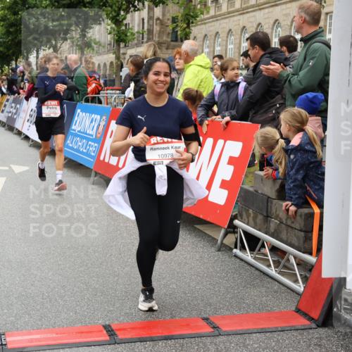 14.06.2026 - REWE Women's Run Strokosch-Dieckow http://msf.ph/oto/9781648 14.06.2026 09:59:24 Ziel 10153, 10160, 10339, 10940, 10978, 11198, 11199 meine-sportfotos.de