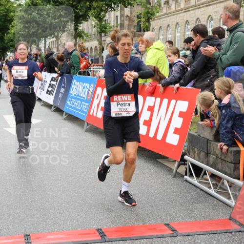 14.06.2026 - REWE Women's Run Strokosch-Dieckow http://msf.ph/oto/9781697 14.06.2026 09:59:26 Ziel 10153, 10160, 10339, 10940, 10978, 11067, 11198, 11199 meine-sportfotos.de