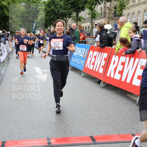 14.06.2026 - REWE Women's Run Strokosch-Dieckow http://msf.ph/oto/9781724 14.06.2026 09:59:26 Ziel 10153, 10160, 10339, 10940, 10978, 11067, 11198, 11199 meine-sportfotos.de