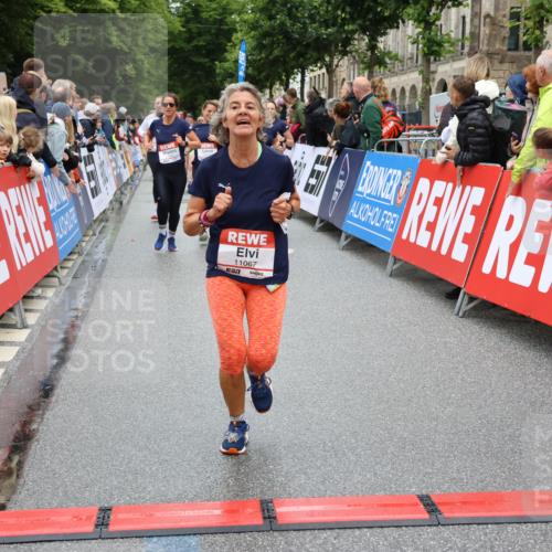 14.06.2026 - REWE Women's Run Strokosch-Dieckow http://msf.ph/oto/9781758 14.06.2026 09:59:29 Ziel 10160, 10339, 10349, 10558, 10801, 10854, 10978, 10982, 11067, 11163, 11198, 11199, 11501 meine-sportfotos.de