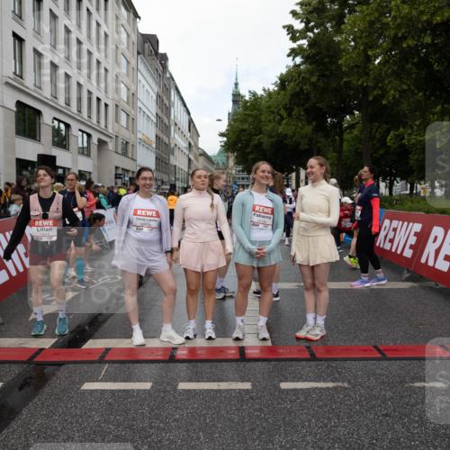 14.06.2026 - REWE Women's Run Michael Strokosch http://msf.ph/oto/9781778 14.06.2026 08:48:20 Laufen 10136, 10134 meine-sportfotos.de