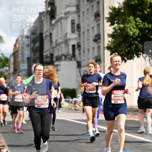 14.06.2026 - REWE Women's Run Dr. Thomas Lammeyer http://msf.ph/oto/9781834 14.06.2026 10:50:39 Laufen 5882, 5885, 7 meine-sportfotos.de