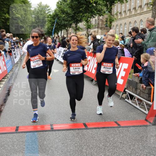 14.06.2026 - REWE Women's Run Strokosch-Dieckow http://msf.ph/oto/9781847 14.06.2026 09:59:31 Ziel 10160, 10339, 10349, 10450, 10558, 10801, 10854, 10978, 10982, 11067, 11163, 11501 meine-sportfotos.de