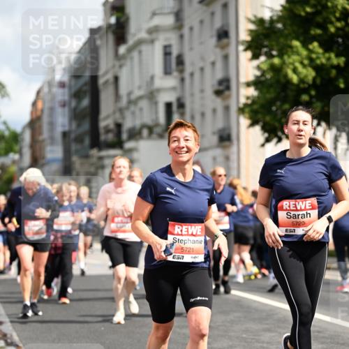 14.06.2026 - REWE Women's Run Dr. Thomas Lammeyer http://msf.ph/oto/9781886 14.06.2026 10:50:42 Laufen 5721, 5720, 7 meine-sportfotos.de