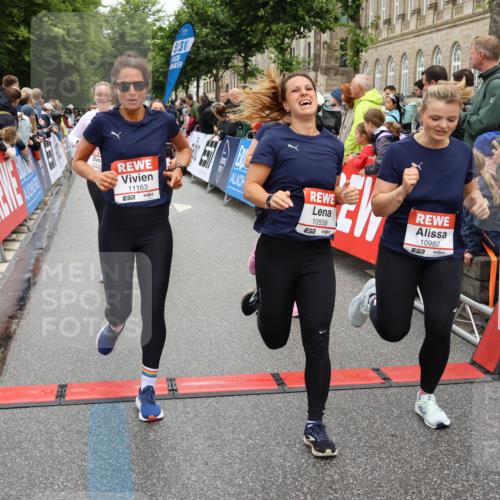 14.06.2026 - REWE Women's Run Strokosch-Dieckow http://msf.ph/oto/9781902 14.06.2026 09:59:32 Ziel 10160, 10339, 10349, 10450, 10558, 10801, 10854, 10978, 10982, 11067, 11163, 11501 meine-sportfotos.de