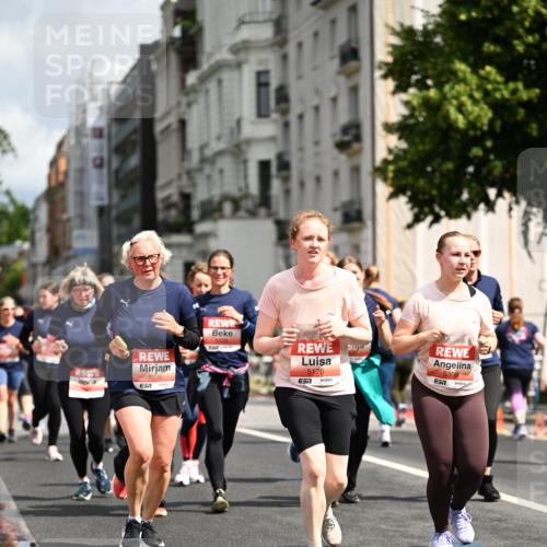 14.06.2026 - REWE Women's Run Dr. Thomas Lammeyer http://msf.ph/oto/9781909 14.06.2026 10:50:44 Laufen 5798, 5528, 5170, 57, 5398 meine-sportfotos.de