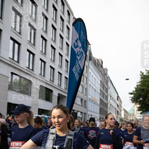 14.06.2026 - REWE Women's Run Michael Strokosch http://msf.ph/oto/9781929 14.06.2026 08:52:35 Laufen 1079, 577, 11501, 7, 11148, 11 meine-sportfotos.de
