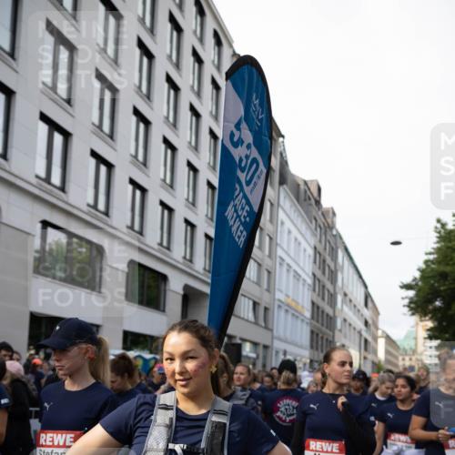 14.06.2026 - REWE Women's Run Michael Strokosch http://msf.ph/oto/9781932 14.06.2026 08:52:35 Laufen 30, 1079, 577, 11501, 11148 meine-sportfotos.de