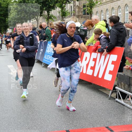 14.06.2026 - REWE Women's Run Strokosch-Dieckow http://msf.ph/oto/9781956 14.06.2026 09:59:37 Ziel 10088, 10279, 10349, 10450, 10558, 10721, 10801, 10854, 10858, 10982, 11005, 11067, 11163, 11275, 11501 meine-sportfotos.de