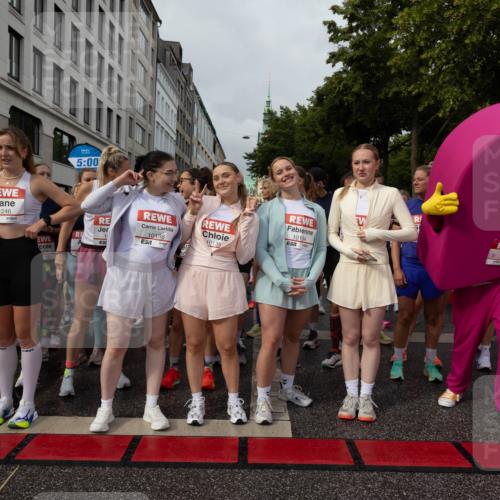 14.06.2026 - REWE Women's Run Michael Strokosch http://msf.ph/oto/9782006 14.06.2026 08:55:21 Laufen 10843, 57, 5, 00, 11246, 7, 10136, 10135, 10134 meine-sportfotos.de