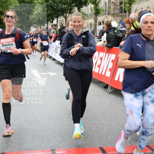 14.06.2026 - REWE Women's Run Strokosch-Dieckow http://msf.ph/oto/9782009 14.06.2026 09:59:38 Ziel 10088, 10264, 10279, 10349, 10450, 10558, 10721, 10801, 10854, 10858, 10982, 11005, 11163, 11275, 11501 meine-sportfotos.de