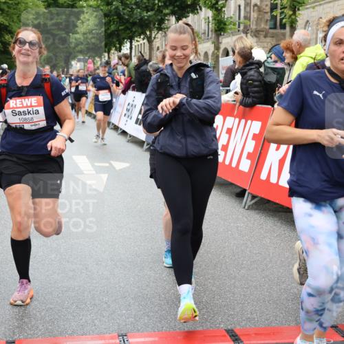 14.06.2026 - REWE Women's Run Strokosch-Dieckow http://msf.ph/oto/9782018 14.06.2026 09:59:38 Ziel 10088, 10264, 10279, 10349, 10450, 10558, 10721, 10801, 10854, 10858, 10982, 11005, 11163, 11275, 11501 meine-sportfotos.de