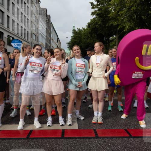 14.06.2026 - REWE Women's Run Michael Strokosch http://msf.ph/oto/9782023 14.06.2026 08:55:23 Laufen 11246, 7, 10136, 7, 10135, 10134, 385, 5, 00 meine-sportfotos.de