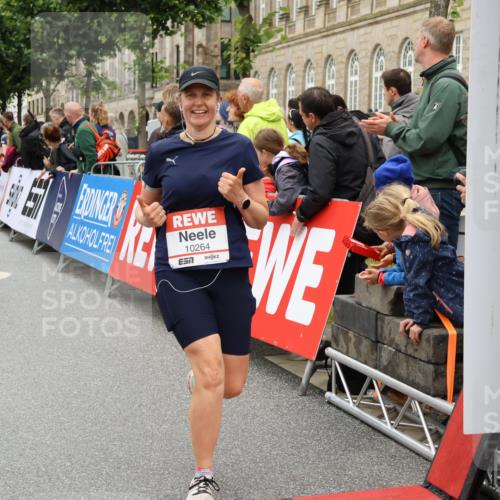 14.06.2026 - REWE Women's Run Strokosch-Dieckow http://msf.ph/oto/9782067 14.06.2026 09:59:42 Ziel 10088, 10190, 10264, 10279, 10280, 10405, 10450, 10542, 10664, 10721, 10858, 11005, 11275 meine-sportfotos.de