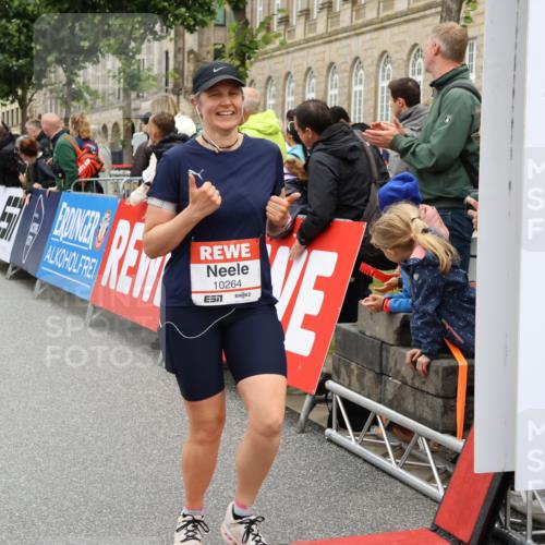 14.06.2026 - REWE Women's Run Strokosch-Dieckow http://msf.ph/oto/9782084 14.06.2026 09:59:42 Ziel 10088, 10190, 10264, 10279, 10280, 10405, 10450, 10542, 10664, 10721, 10858, 11005, 11275 meine-sportfotos.de