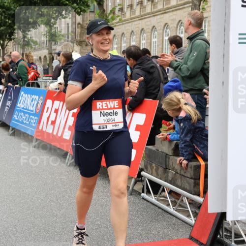 14.06.2026 - REWE Women's Run Strokosch-Dieckow http://msf.ph/oto/9782092 14.06.2026 09:59:42 Ziel 10088, 10190, 10264, 10279, 10280, 10405, 10450, 10542, 10664, 10721, 10858, 11005, 11275 meine-sportfotos.de