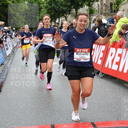 14.06.2026 - REWE Women's Run Strokosch-Dieckow http://msf.ph/oto/9782131 14.06.2026 09:59:44 Ziel 10088, 10190, 10264, 10279, 10280, 10405, 10542, 10664, 10721, 10858, 11005, 11275 meine-sportfotos.de