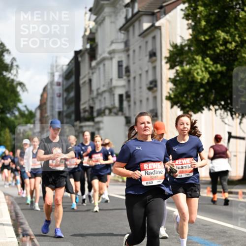 14.06.2026 - REWE Women's Run Dr. Thomas Lammeyer http://msf.ph/oto/9782146 14.06.2026 10:50:59 Laufen 5297, 657, 5309, 57 meine-sportfotos.de